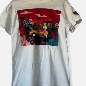 Stranger Things White Graphic T-Shirt Women’s Large 100% Cotton Short Sleeve Tee